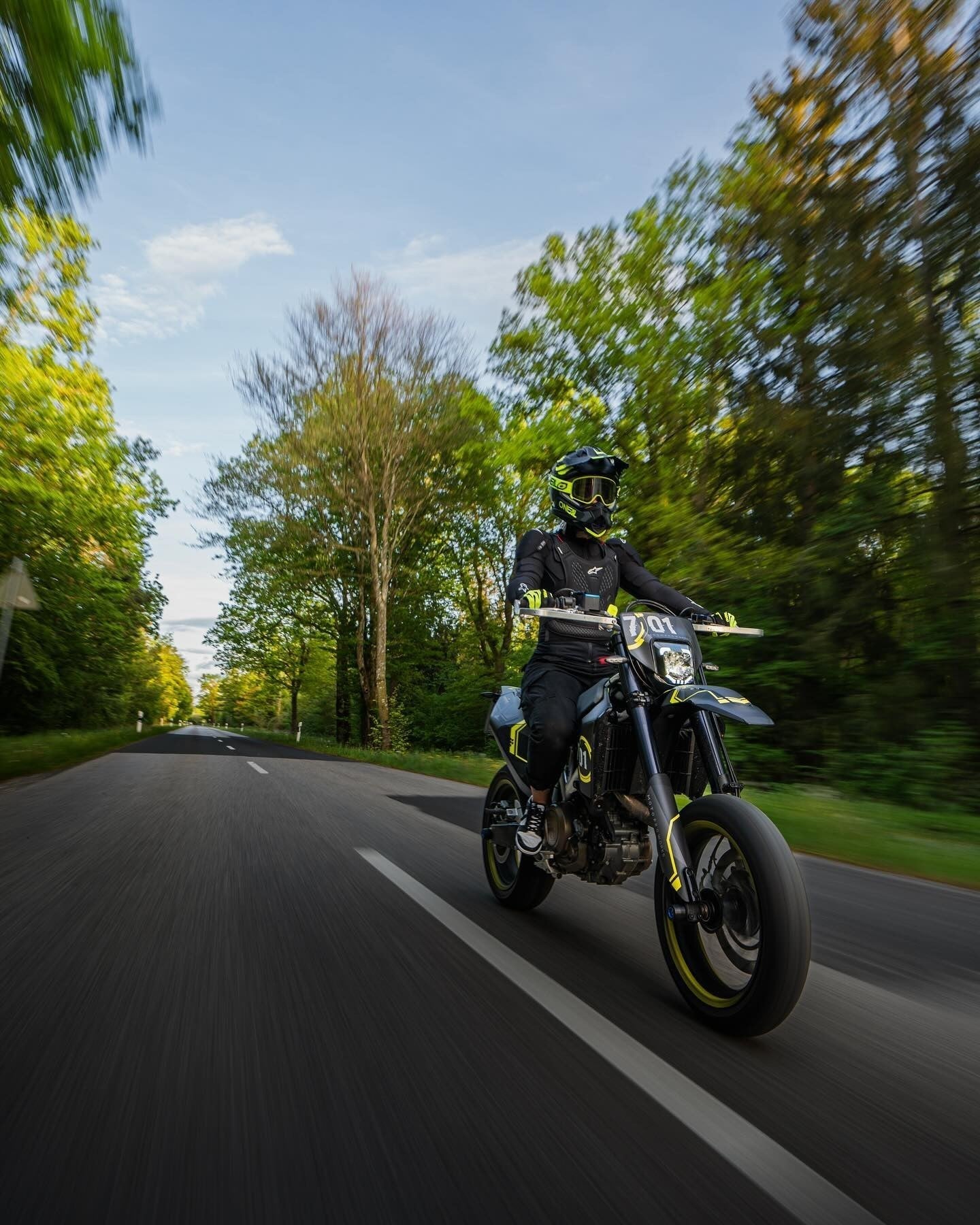 Husqvarna 701 Supermoto graphics