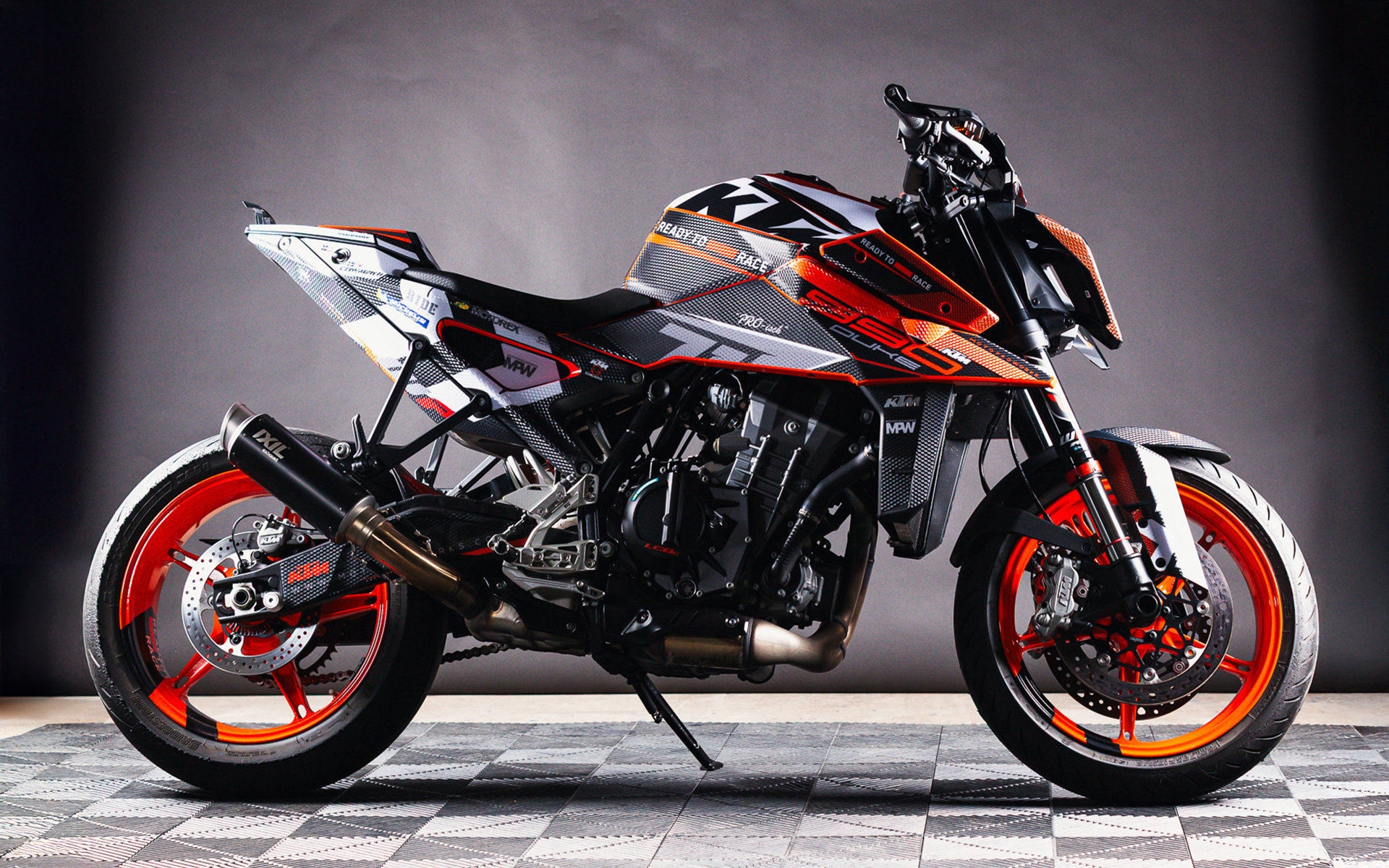 KTM 990 Duke GRAPHICS - "Rasorblade" (White/Black/Orange)