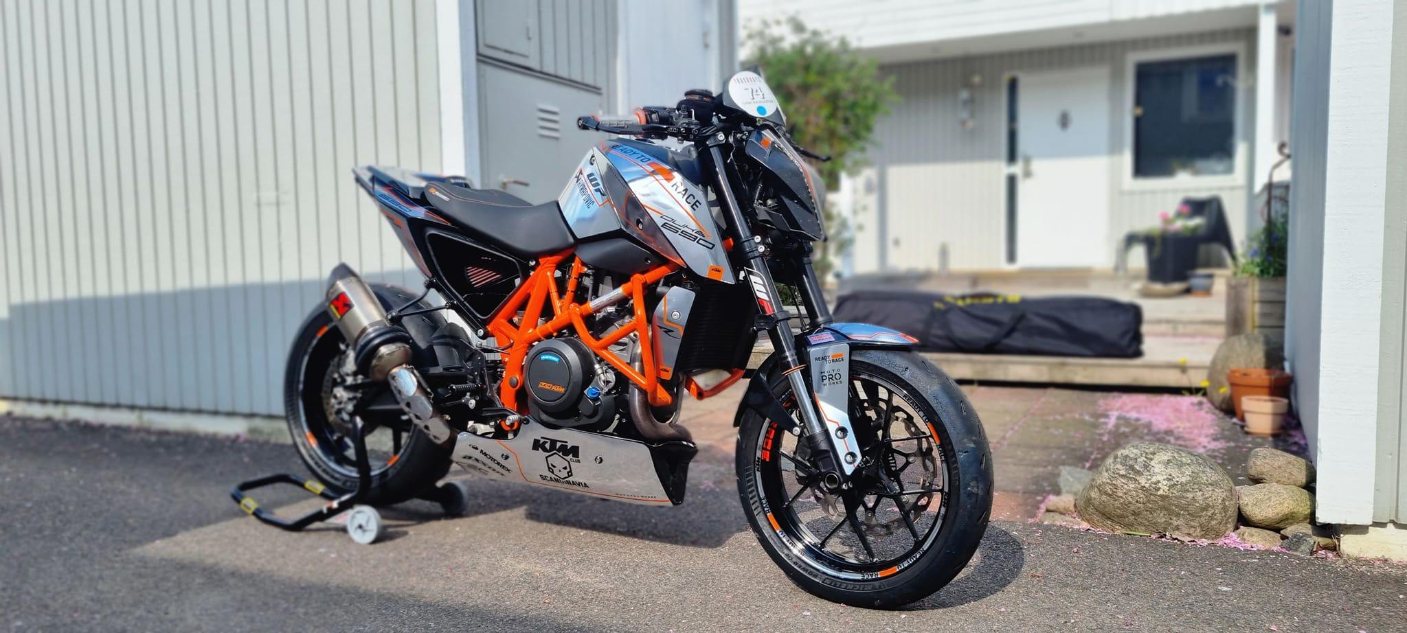 Custom Chrome Graphic Kits from MotoProWorks - MotoProWorks