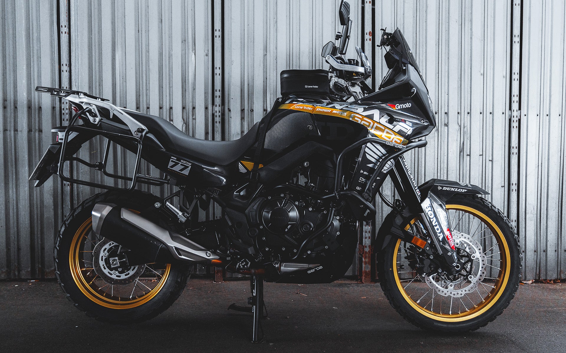 Honda Transalp 750 Dekor – „Outback“ (Chrome Edition)