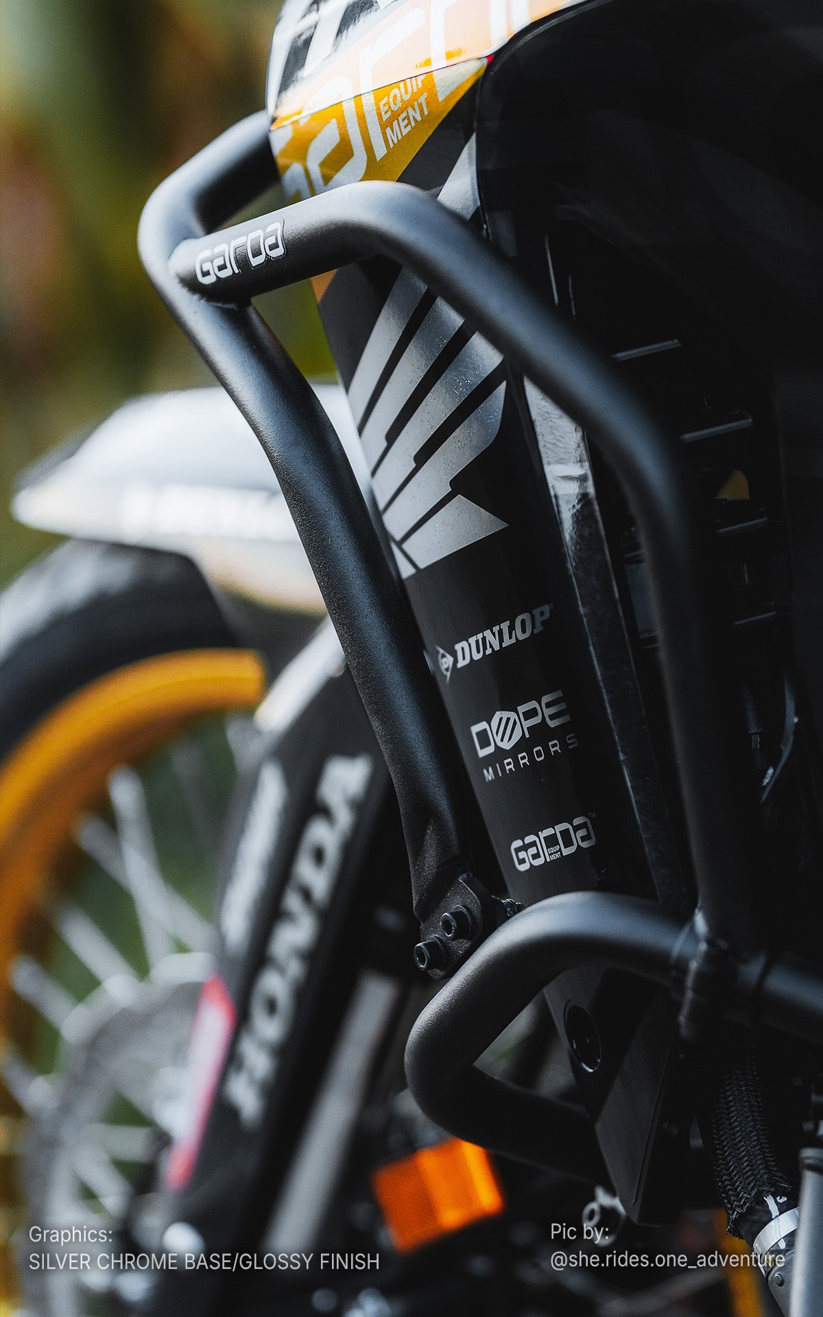Honda Transalp 750 Dekor – „Outback“ (Chrome Edition)