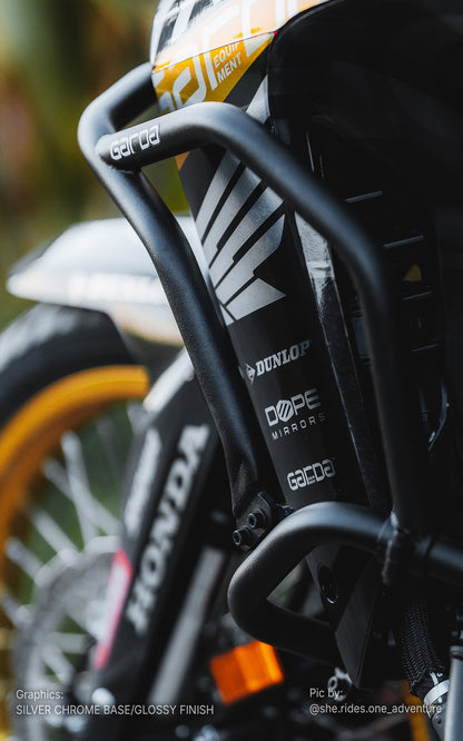 Honda Transalp 750 Dekor – „Outback“ (Chrome Edition)
