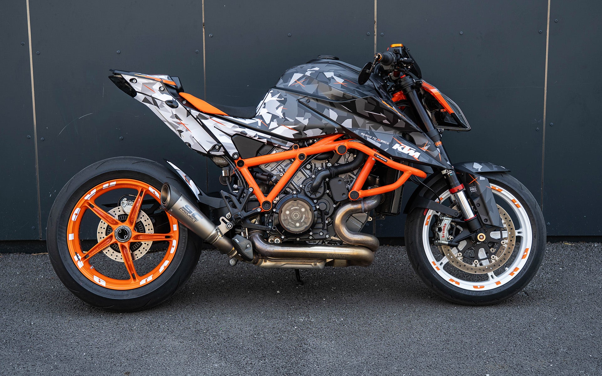 KTM 1290 Super Duke R GRAPHICS - "Flake" (Black/White)