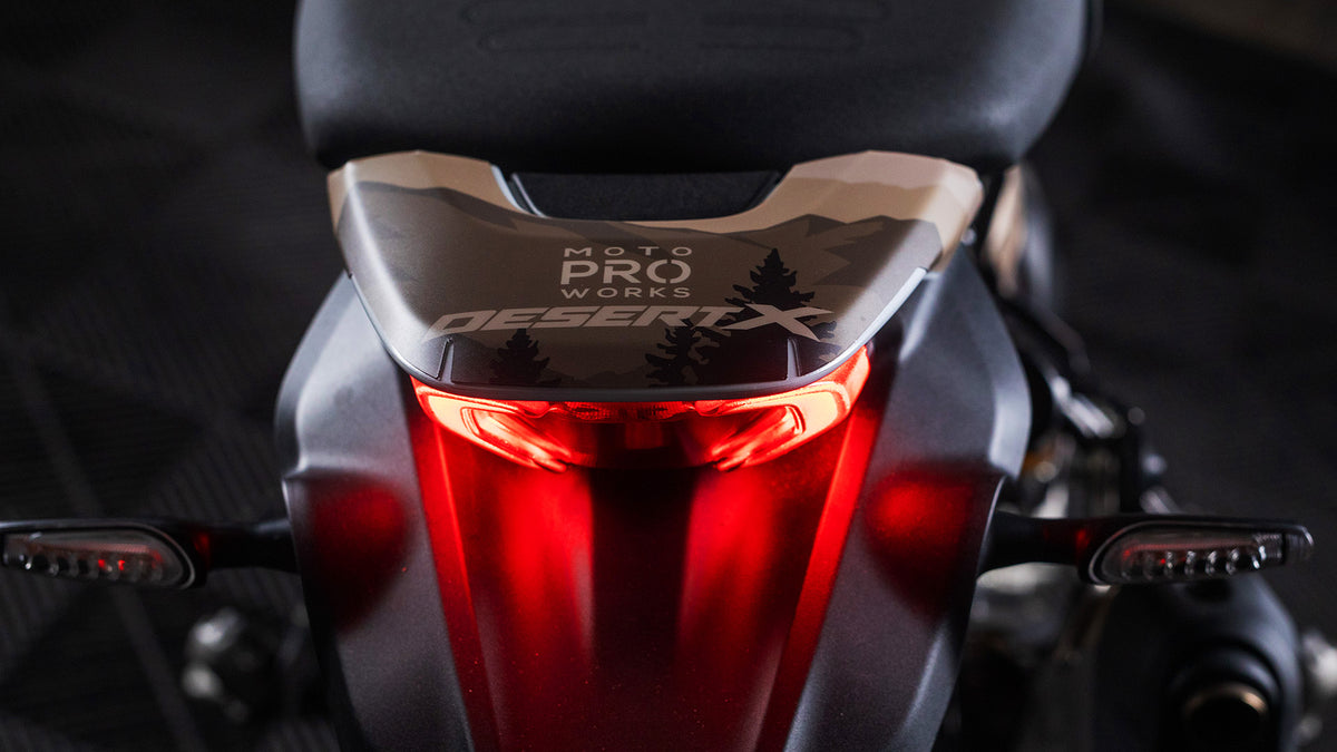 DUCATI DESERTX DEKOR - „Ridgeline“ (Sand)