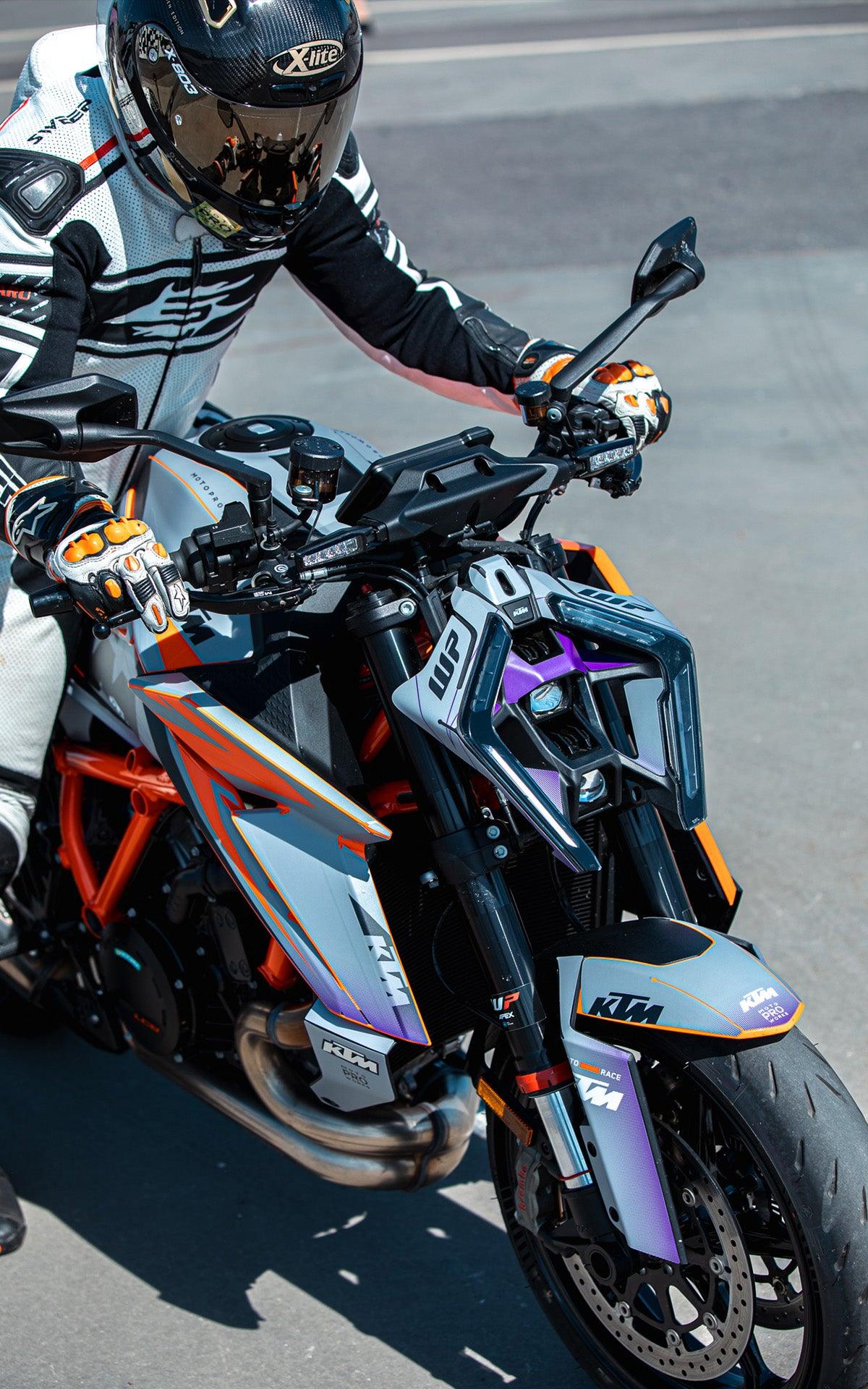 labelbike - 3D Stickers voor frontversieringen en Beschermingen van Motorfietsen compatibel met KTM 1390 Super Duke R 2024 - oranje kleur labelbike - 3D Stickers voor frontversieringen en Beschermingen van Motorfietsen compatibel met KTM 1390 Super Duke R 2024 - oranje kleur