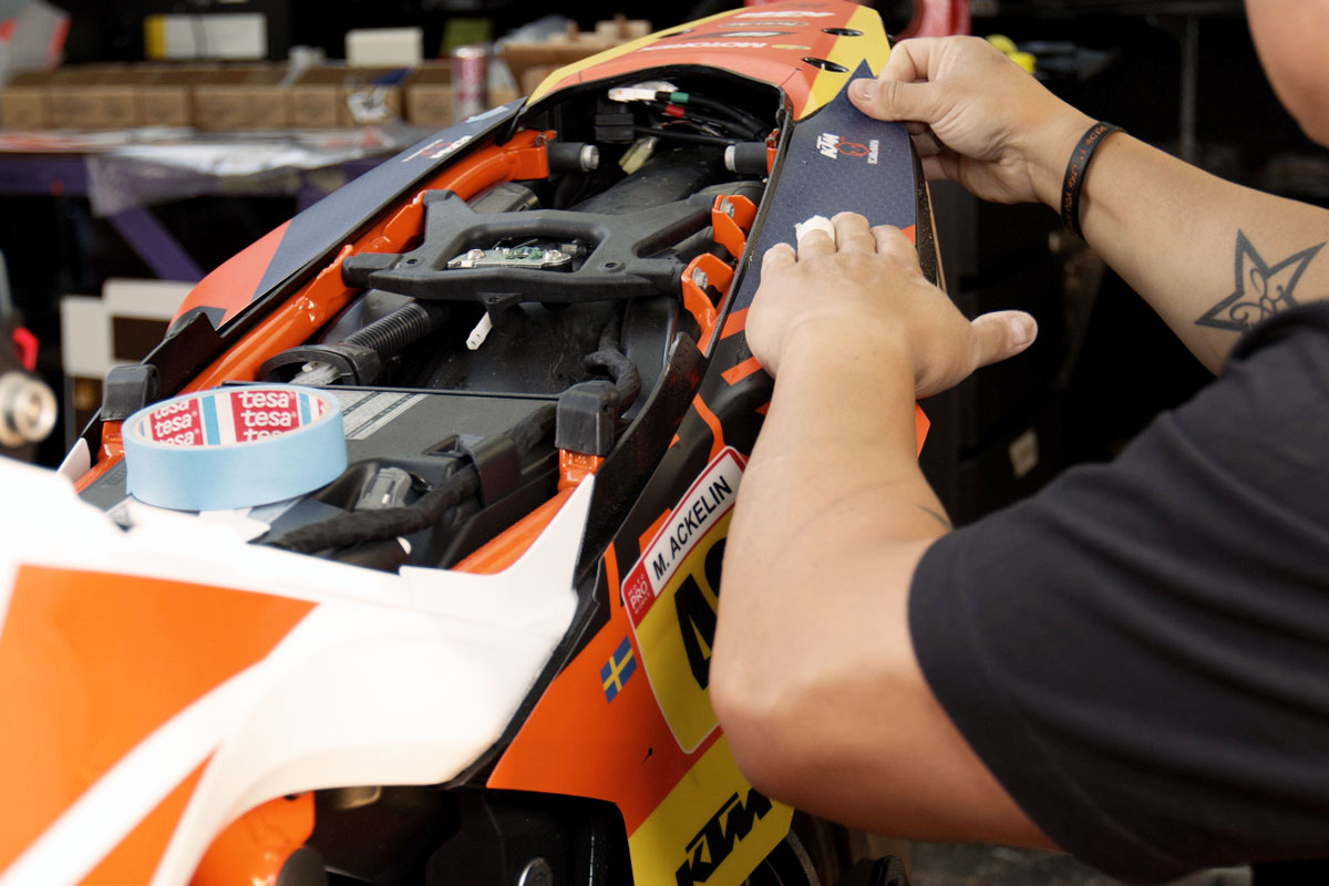 How to install dirt bike graphics