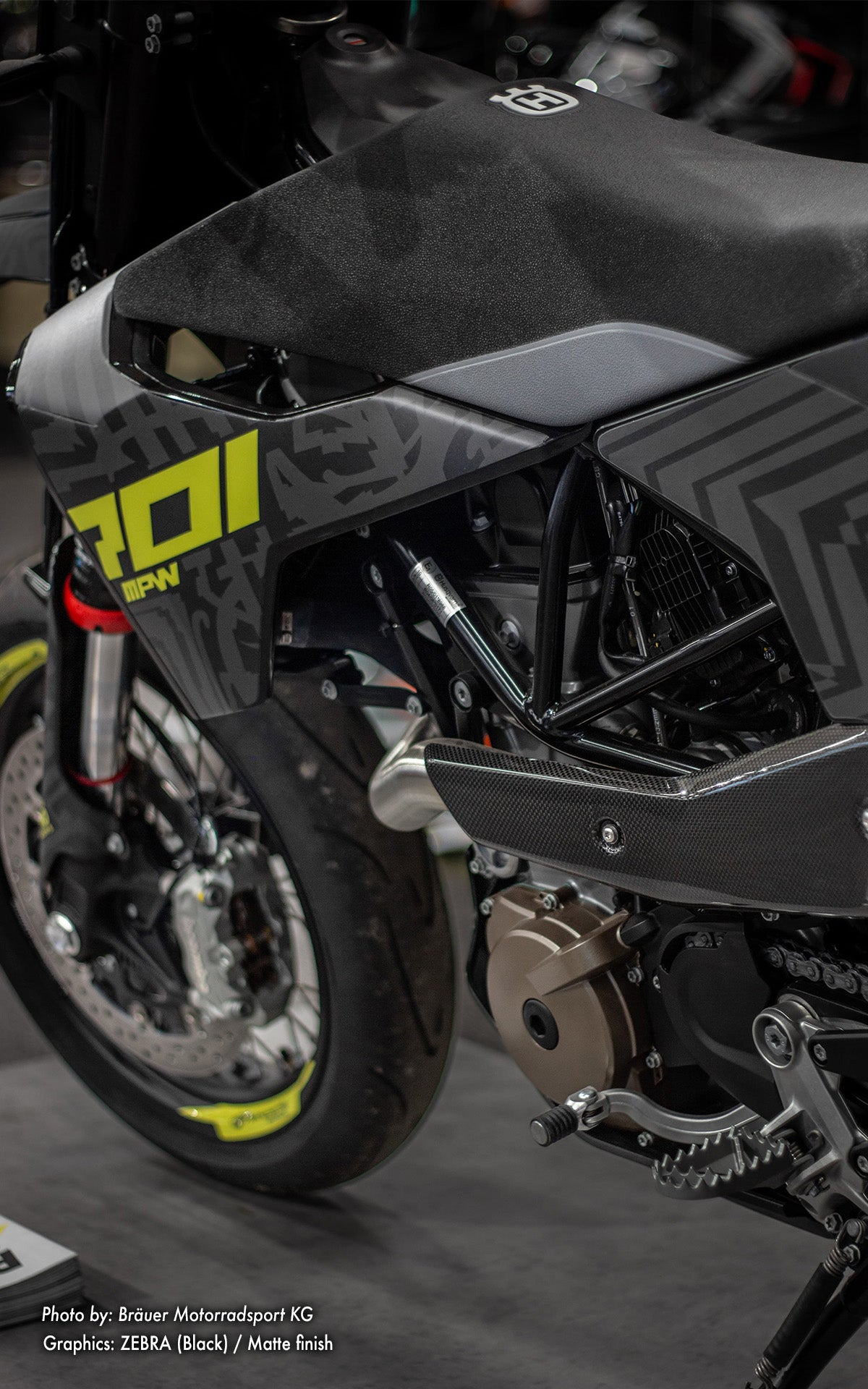 Husqvarna GRAPHICS - "ZEBRA" (black)