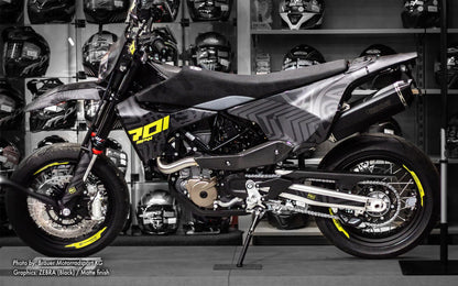 Husqvarna TARRASARJA - "ZEBRA" (musta)