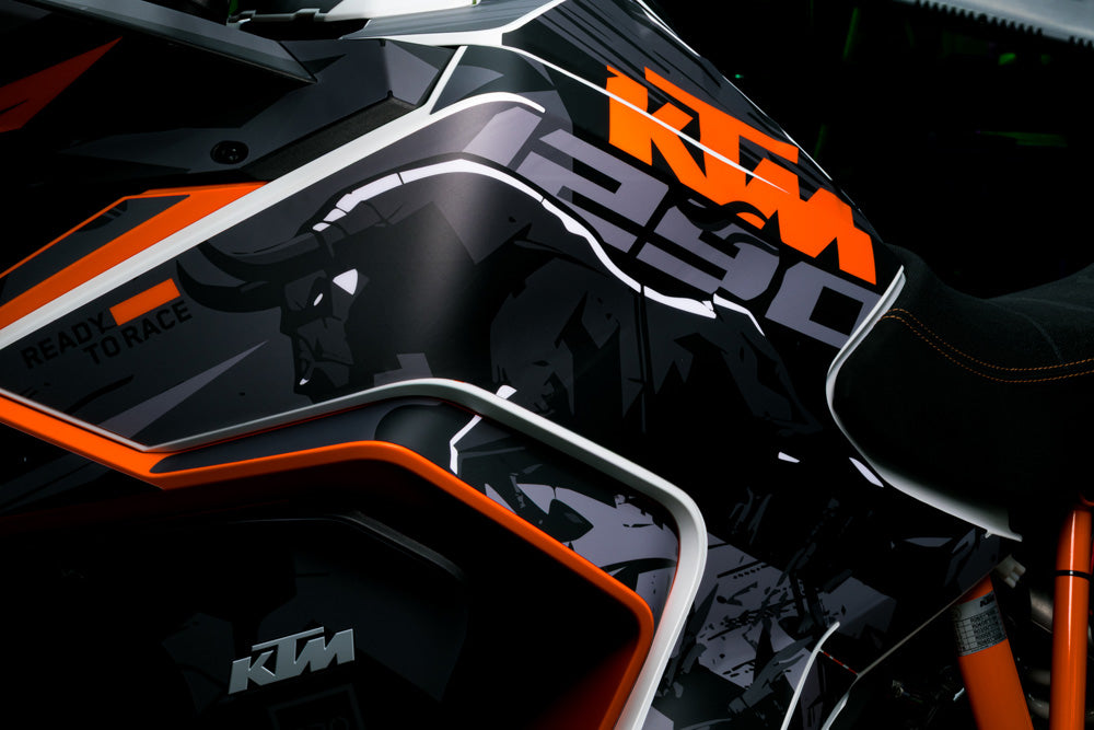 KTM 1290 Super Adventure GRAPHICS - “Striker” (Nova)