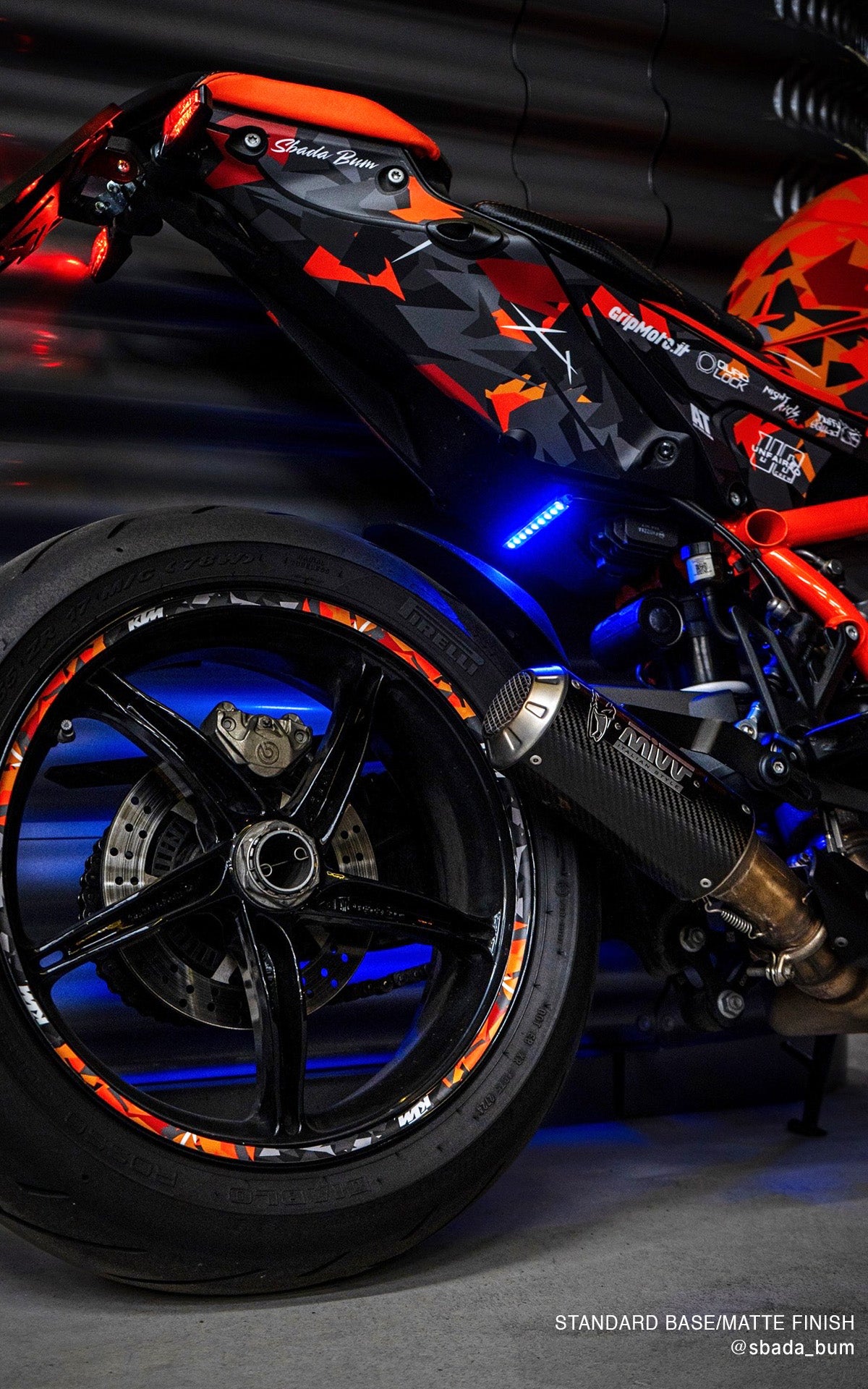 KTM 1390 Super Duke R/Evo KITS DÉCO - "Flake" (Orange/Noir)