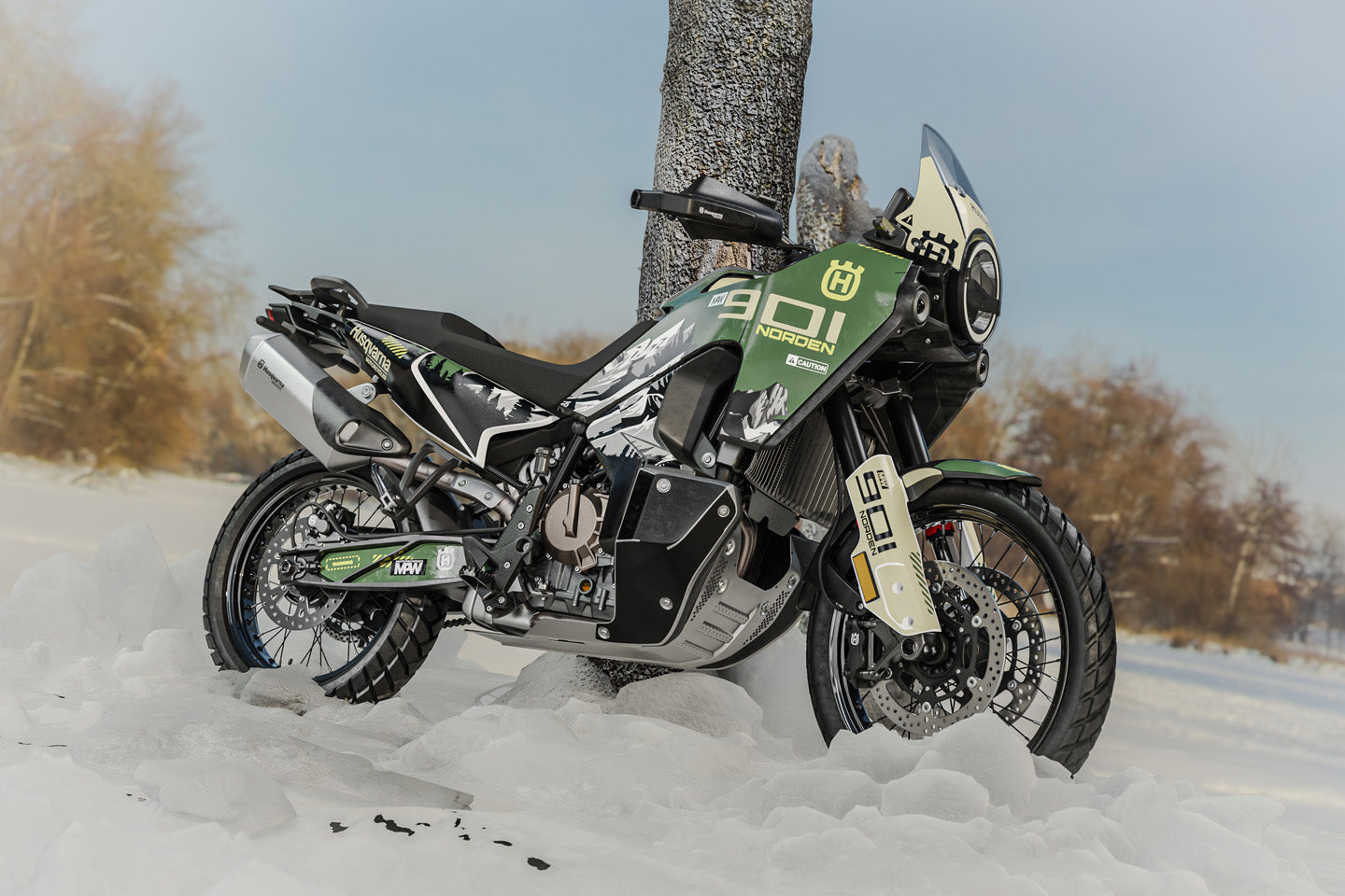 HUSQVARNA Norden 901 GRAPHICS - “Outlander" (Green)