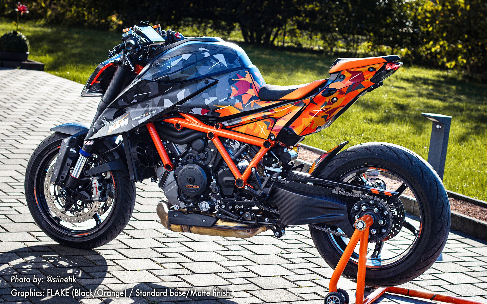 KTM 1290 Super Duke R 2020 - 2023 GRAPHICS - "Flake" (Black/Orange)
