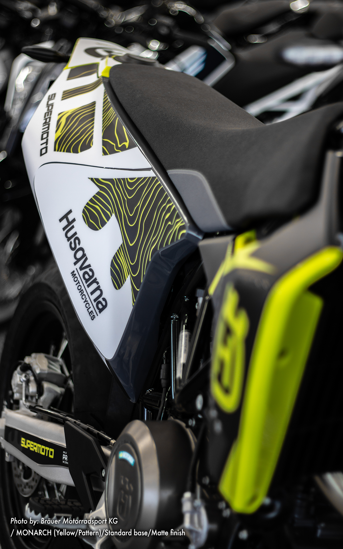 Husqvarna 701 STICKERSET - "Monarch" (Geel/Patroon)